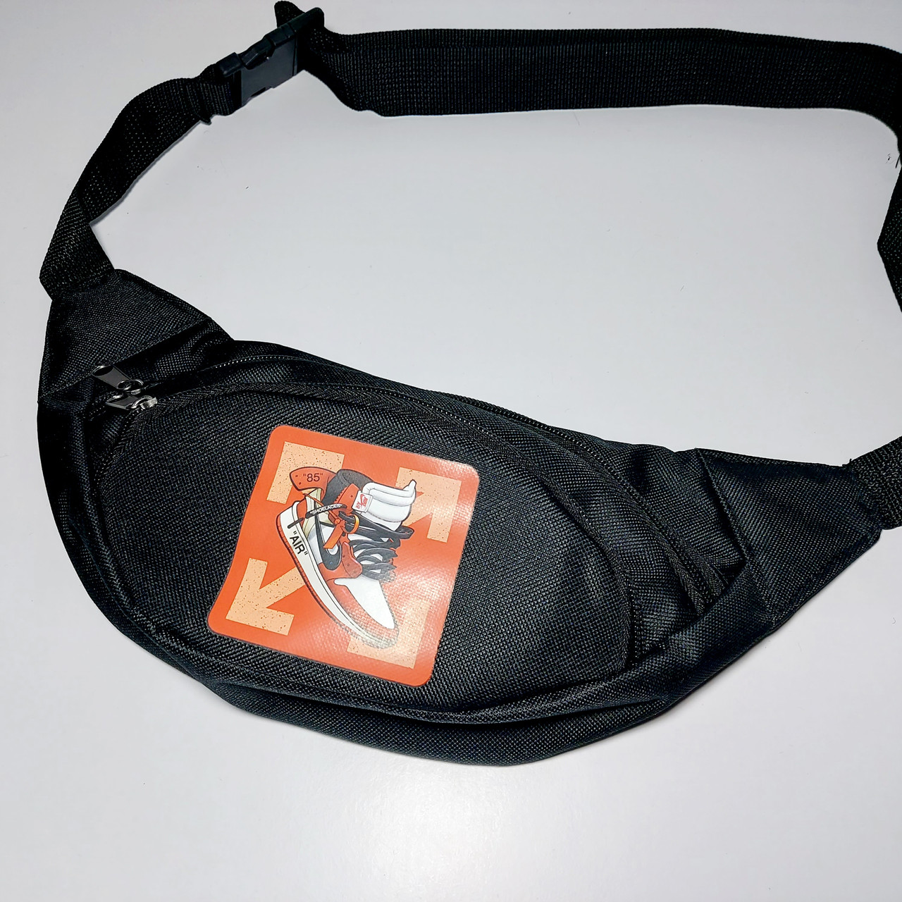 Поясна сумка бананка чорна спортивна з кольоровим принтом, фото 1