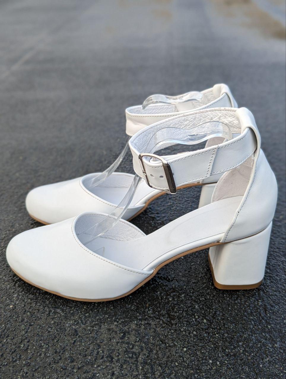 STTOPA Розміри 36-44. Босоніжки великих розмірів шкіряні. Каблук 6,5 см. 154-3644-65-1 Білі, фото 1