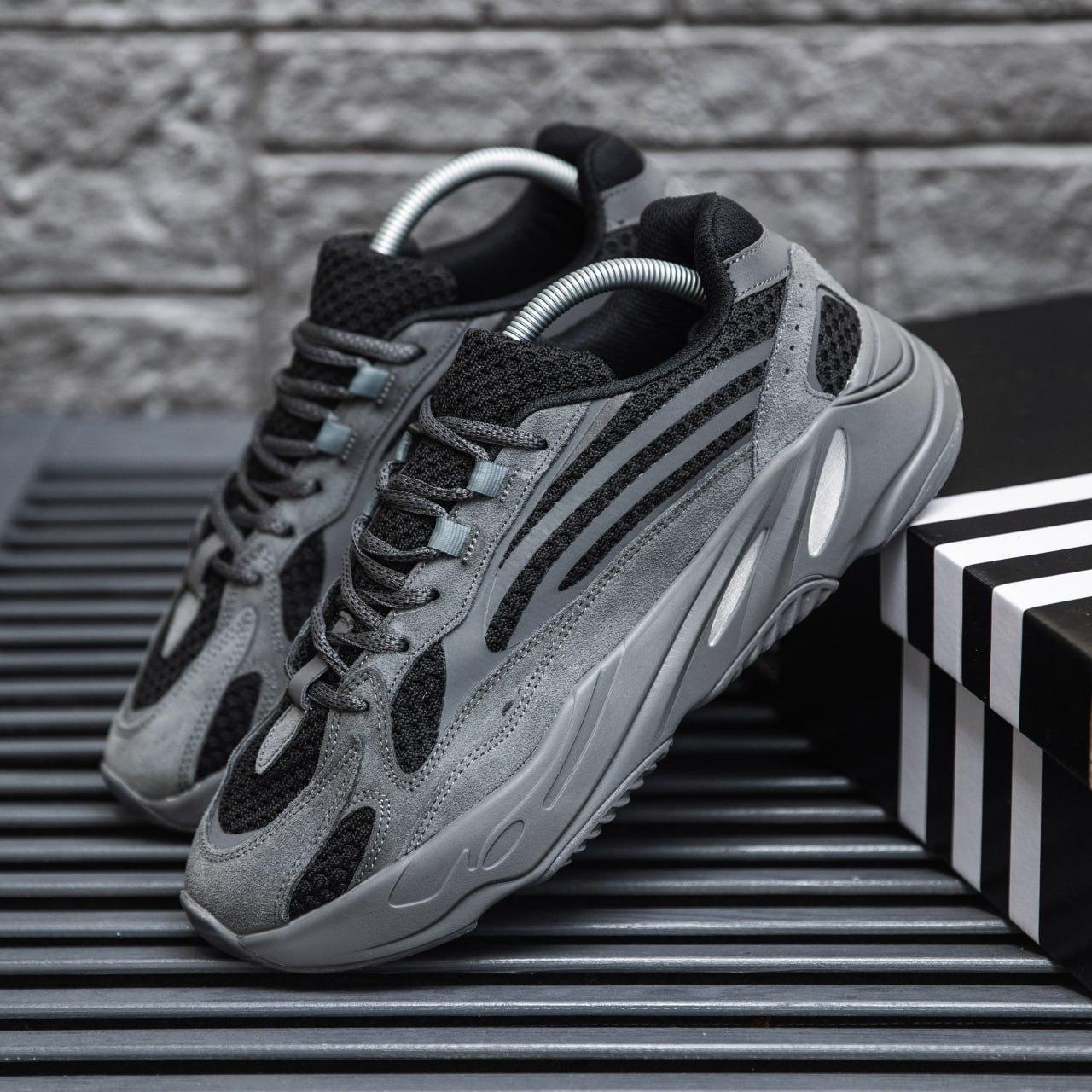 Grey yeezy 700 v2 deals