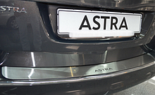 Накладка на бампер Opel Astra IV J combi 2011-