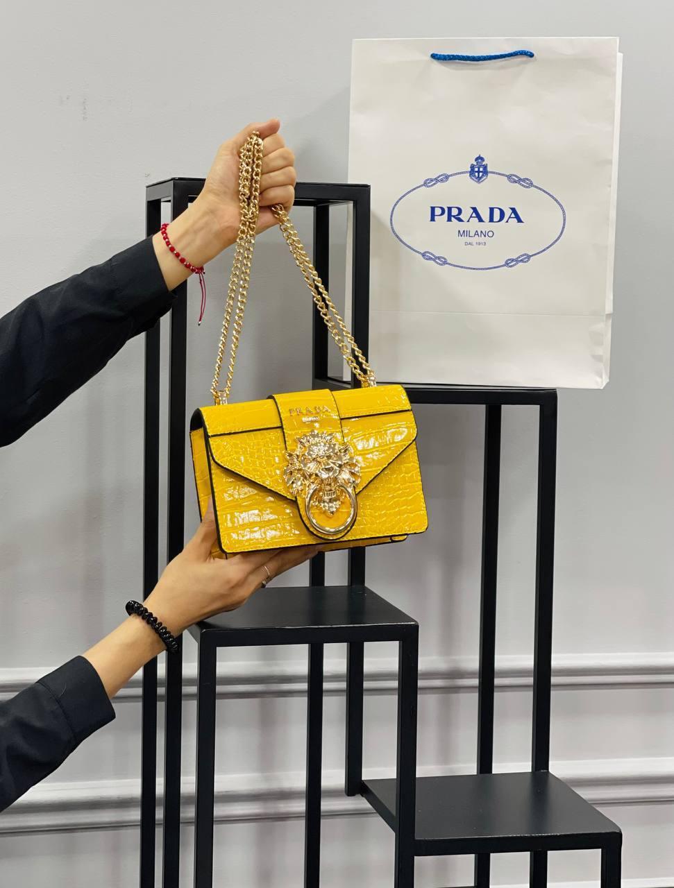 Сумка женская желтая PRADA на цепочке Прада Лев Клатч Кросс-боди Люкс ...