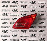 Задній правий ліхтар (стоп) кришки багажника Opel Astra J хетчбек 13306456