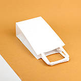 Білий паперовий подарунковий крафт пакет з плоскими ручками 150*90*240 мм пакувальний, фото 6