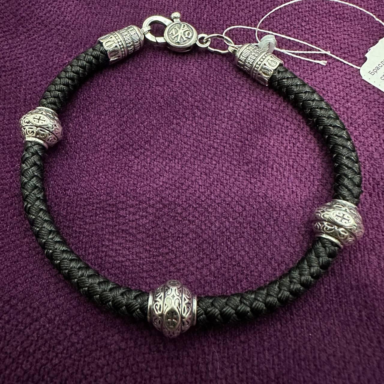 Шовковий плетений браслет на руку зі срібними вставками 925 проби