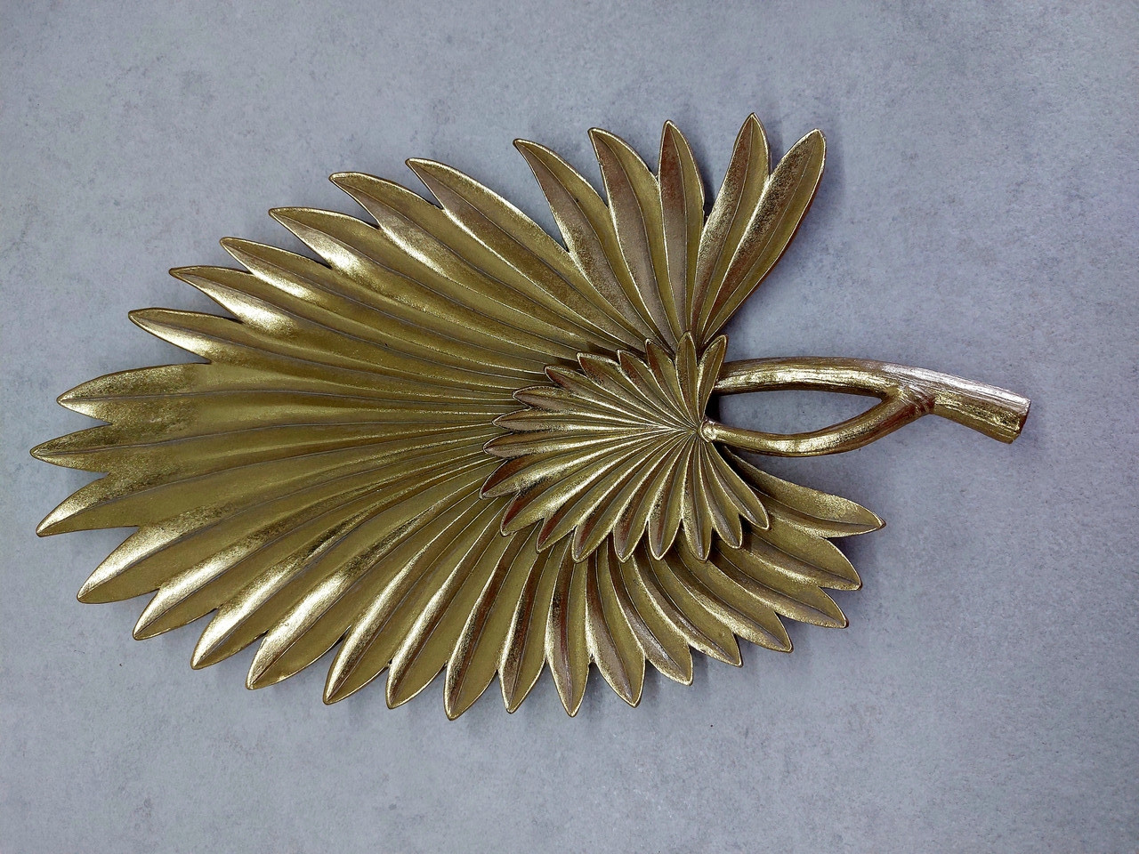 Декоративне блюдо у вигляді пальмового листа, 41см, колір - золотий, фото 1