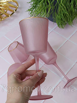 Келих для білого вина з рожевого матового скла Легкість 350 мл, фото 2