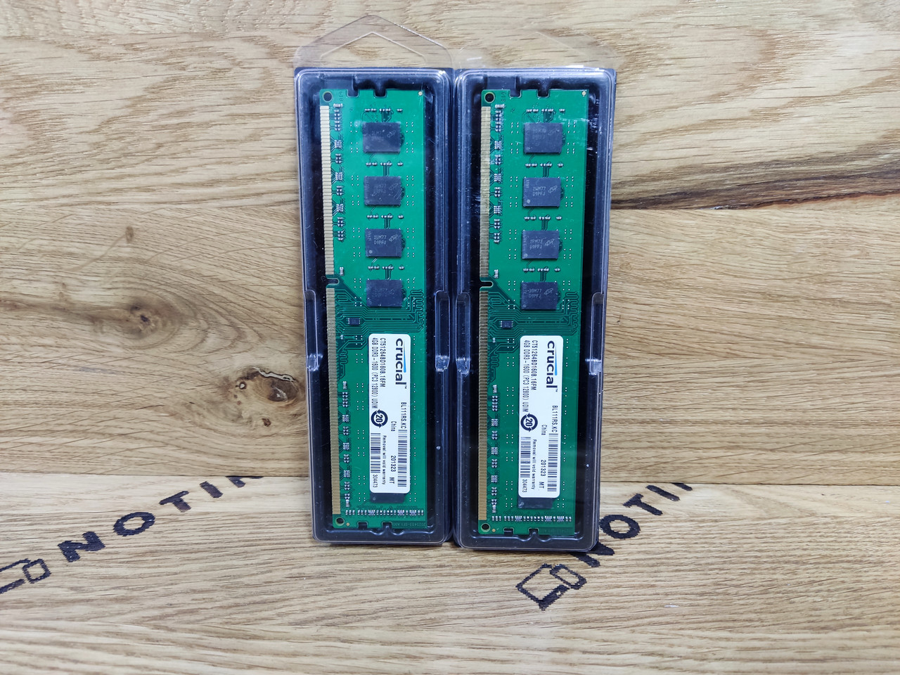 Оперативна пам'ять Crucial DDR3-1600 UDIMM 4GB (CT51264BD160B) Вживана