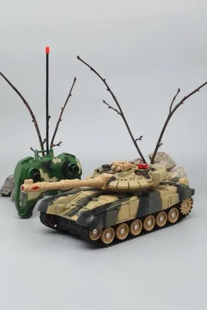 Танк 2056 масштаб 1:18, на радіокеруванні 2056