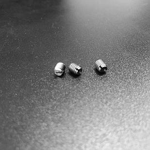 DIN 551 Гвинт установочний з прямим шліцом і плоским кінцем 14H БП