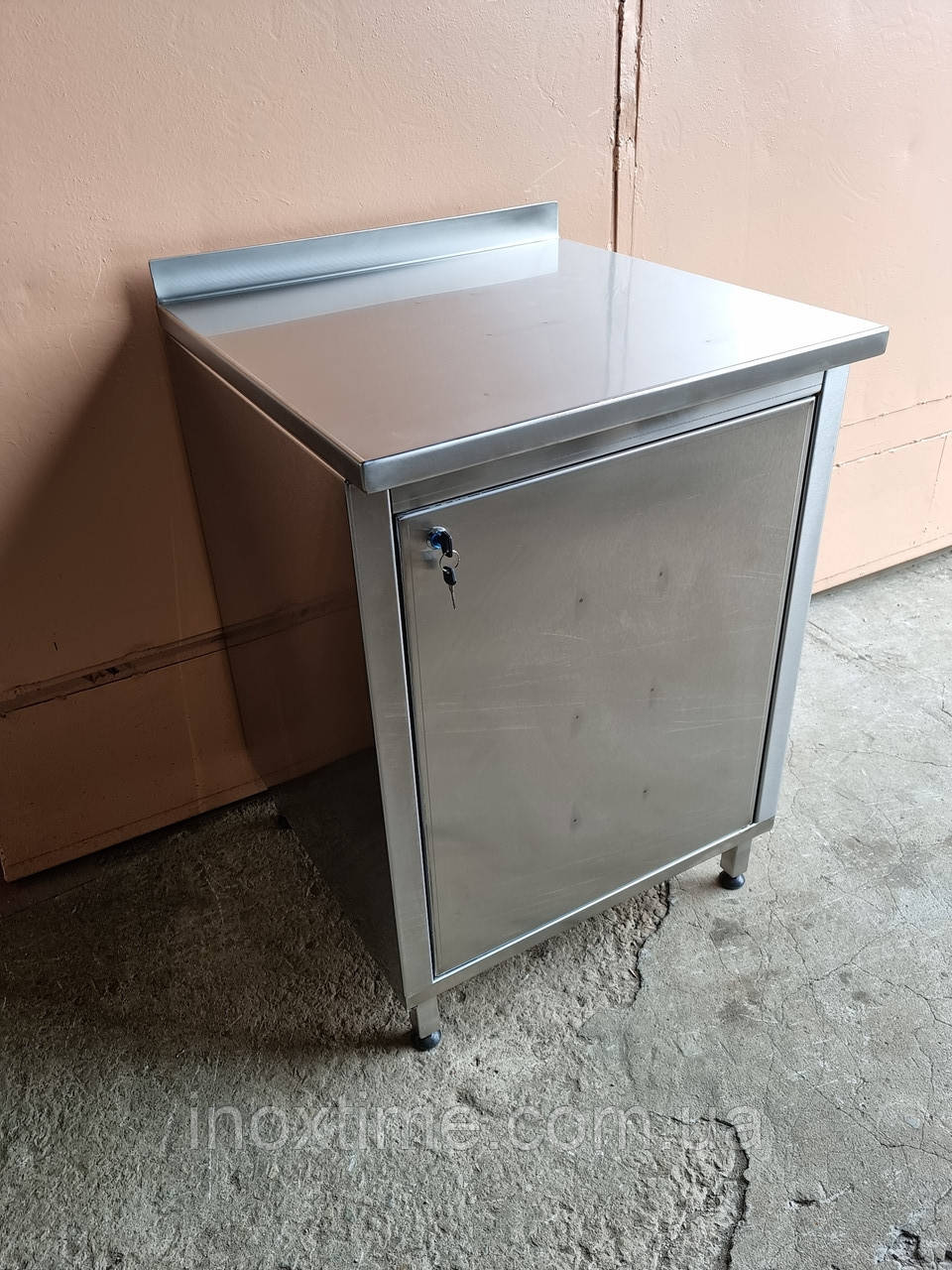 Тумба з дверцятами з нержавіючої сталі