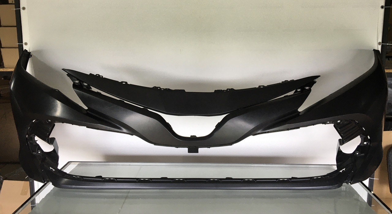 Бампер передній без парктроніків Toyota Camry V70 2018-2020 LE/XLE новий OEM 521193T933