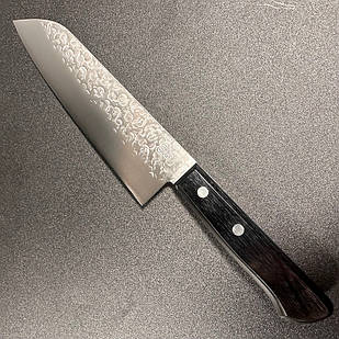 Кухонний японський ніж Takamura Santoku Chromax Tsuchime 170 мм