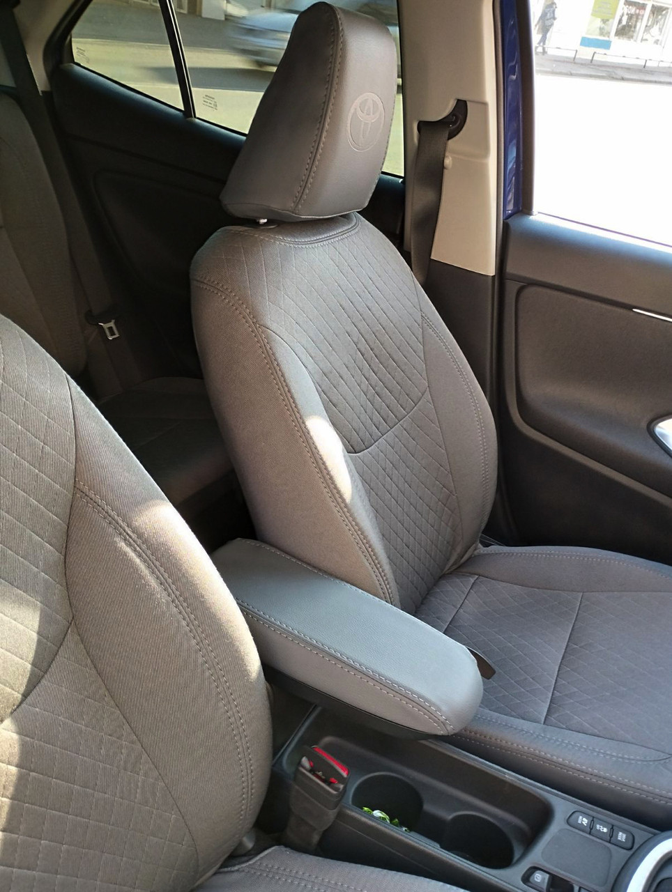Автомобільні чохли для Toyota Corolla Cross з 2023