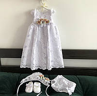 Кружевной комплект с жемчужинами для крещения: платье, шапочка, трусики, пинетки.