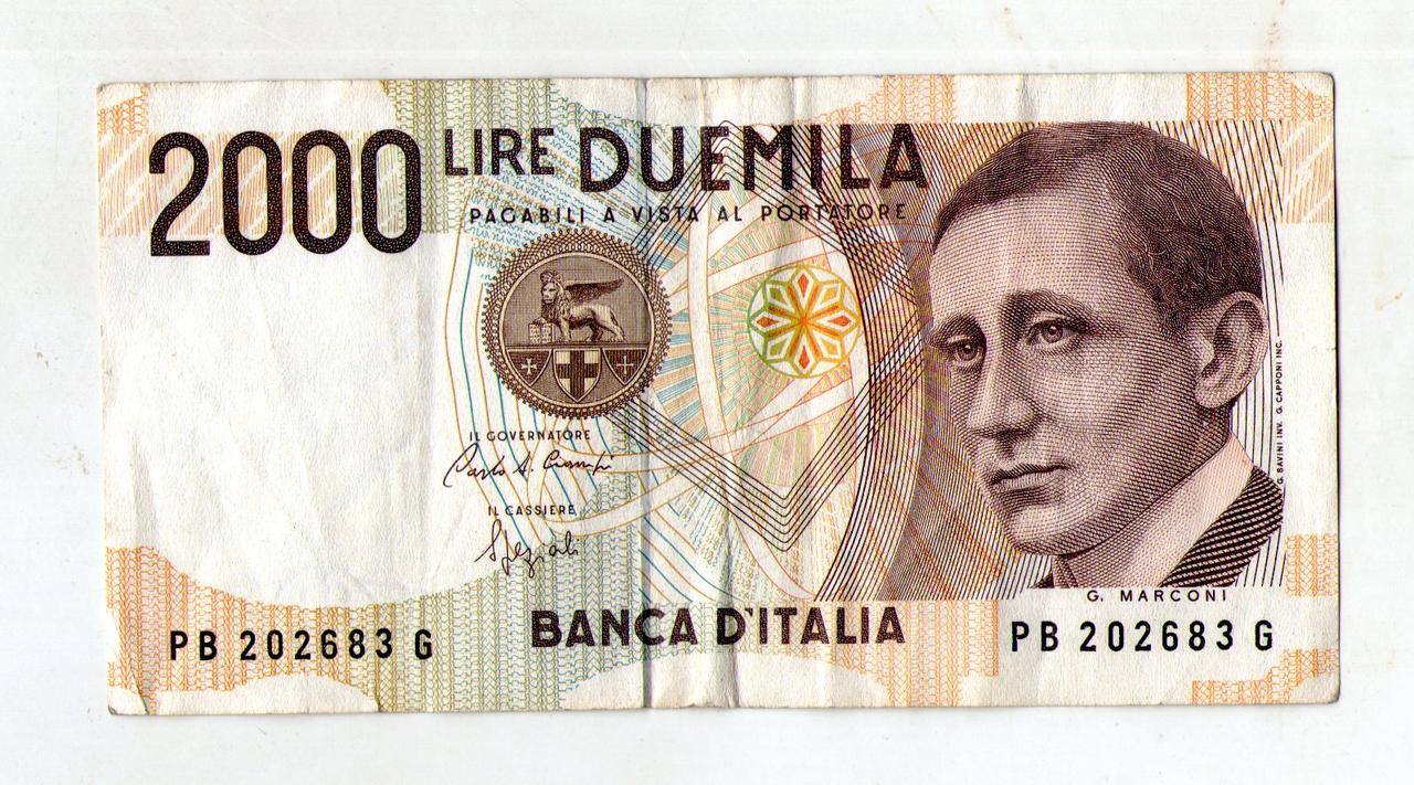 Italy Італія — 2000 Lire 1990 No575, фото 1