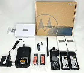 Рація Motorola MotoTRBO DP4800e VHF (MDH56JDN9VA1AN) з двома батареями Li-Ion 2450 мАг (PMNN4544A, PMNN4543A)