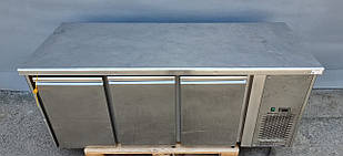 Холодильний стіл із нержавіючої сталі на три двері "GIUGNO" (Італія) 1.8 м., (0° -13°), Б/у