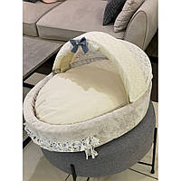 Лежанка люлька для собак Boris House Baby Bassinet с плюшевым матрасом и копюшоном бежевого цвета