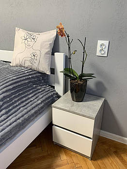 Сіра приліжкова тумбочка з білим фасадом "Весна" на 2 шухляди