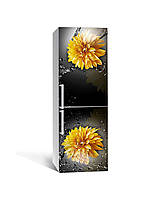 Декоративная 3Д наклейка на холодильник Желтые Хризантемы (виниловая пленка ПВХ) брызги воды Цветы Черный