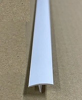 Профіль Т-подібний пластиковий для закриття щілин, довжина 2,5 м Білий, 18 мм х 7 мм