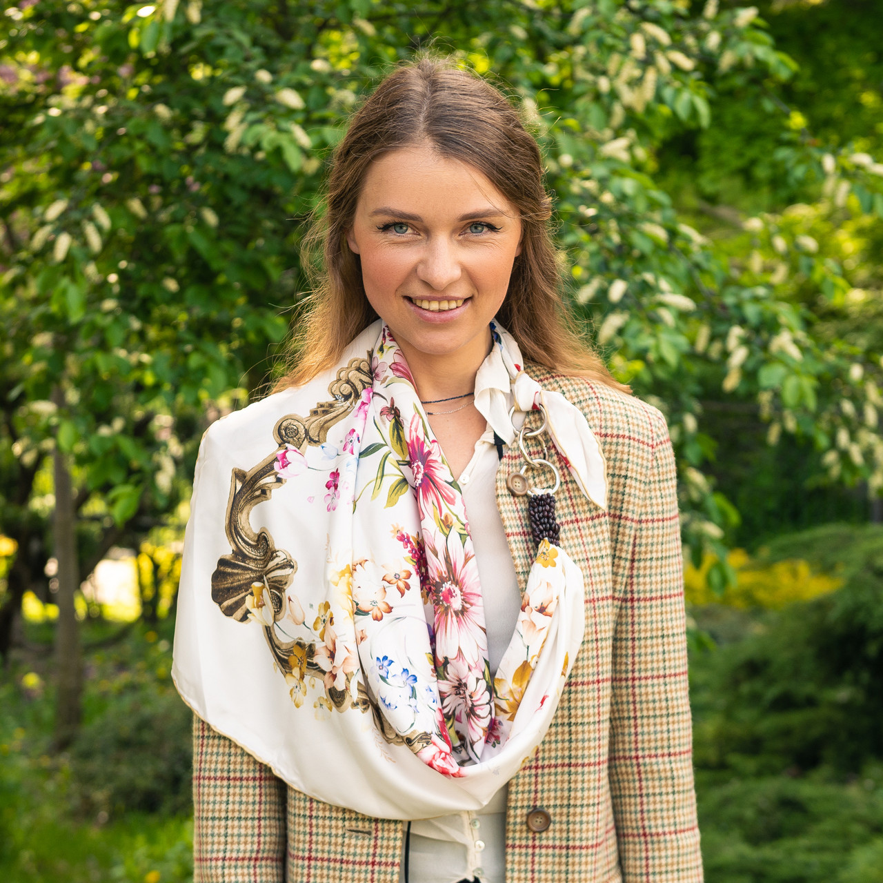 Дизайнерська хустка "Квіти любові" від бренда My Scarf, подарунок жінці