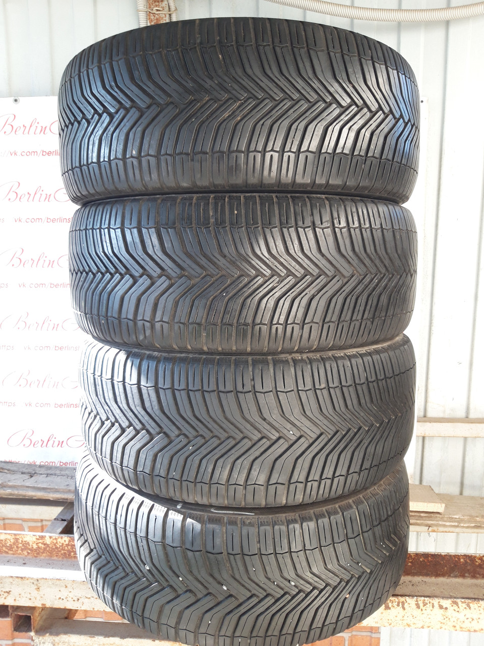 Комплект всесезонніх шин 225/45/17 Michelin CrossClimate,2015-16рік з Германії без пробігу по Україні