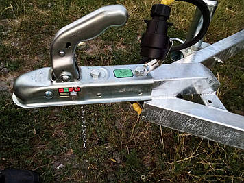 Зчіпний пристрій Knott 1400 kg на квадратне дишло 50 мм