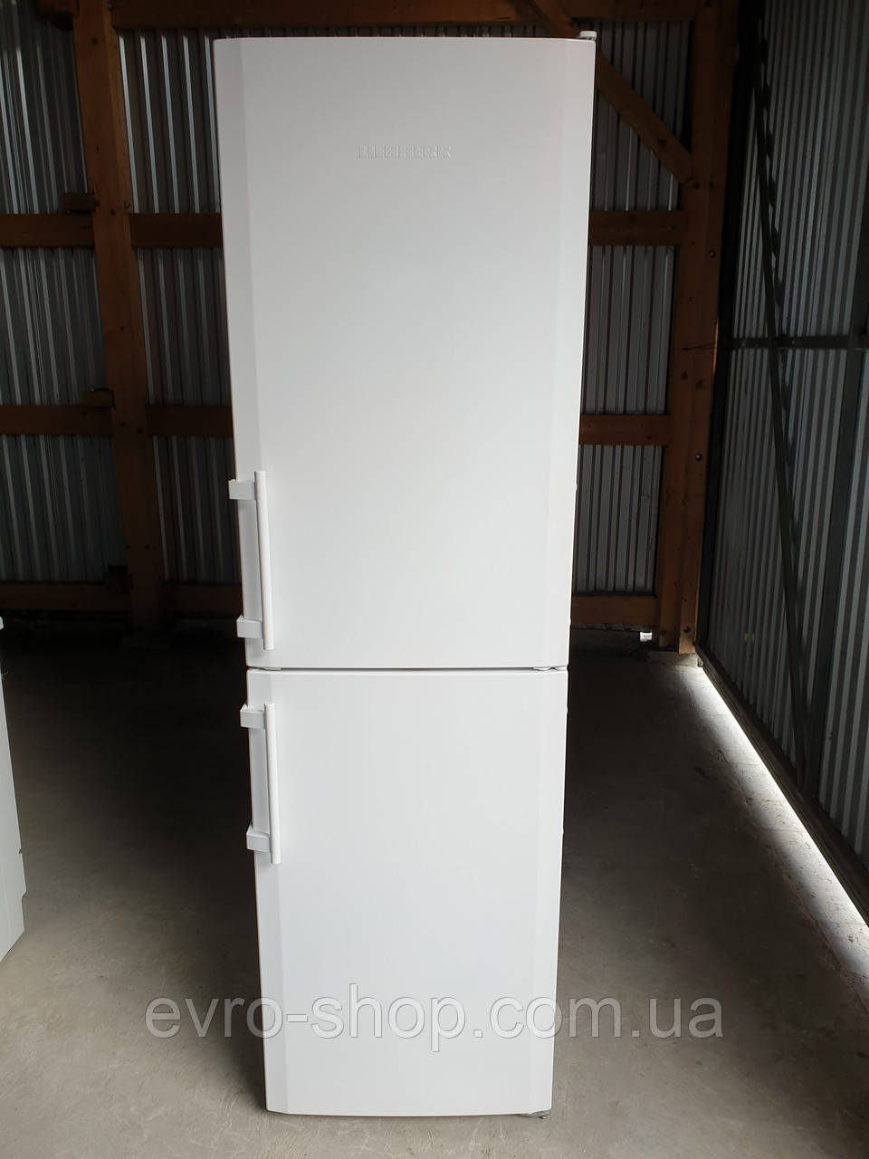 Двокамерний холодильник Liebherr No Frost 201 cm / Made in Germany / CUN 3933