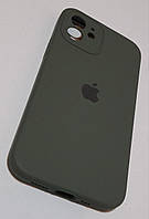 Силиконовый чехол для iPhone 12 в темно-зеленом цвете