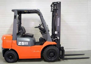 Навантажувач дизельний TOYOTA 2,5 t, фото 2
