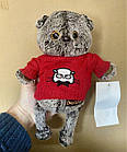 М'яка іграшка Кіт Басик Basic у червоному светрі 26 см