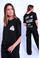 Молодежная женская футболка черного цвета с надписью на спине