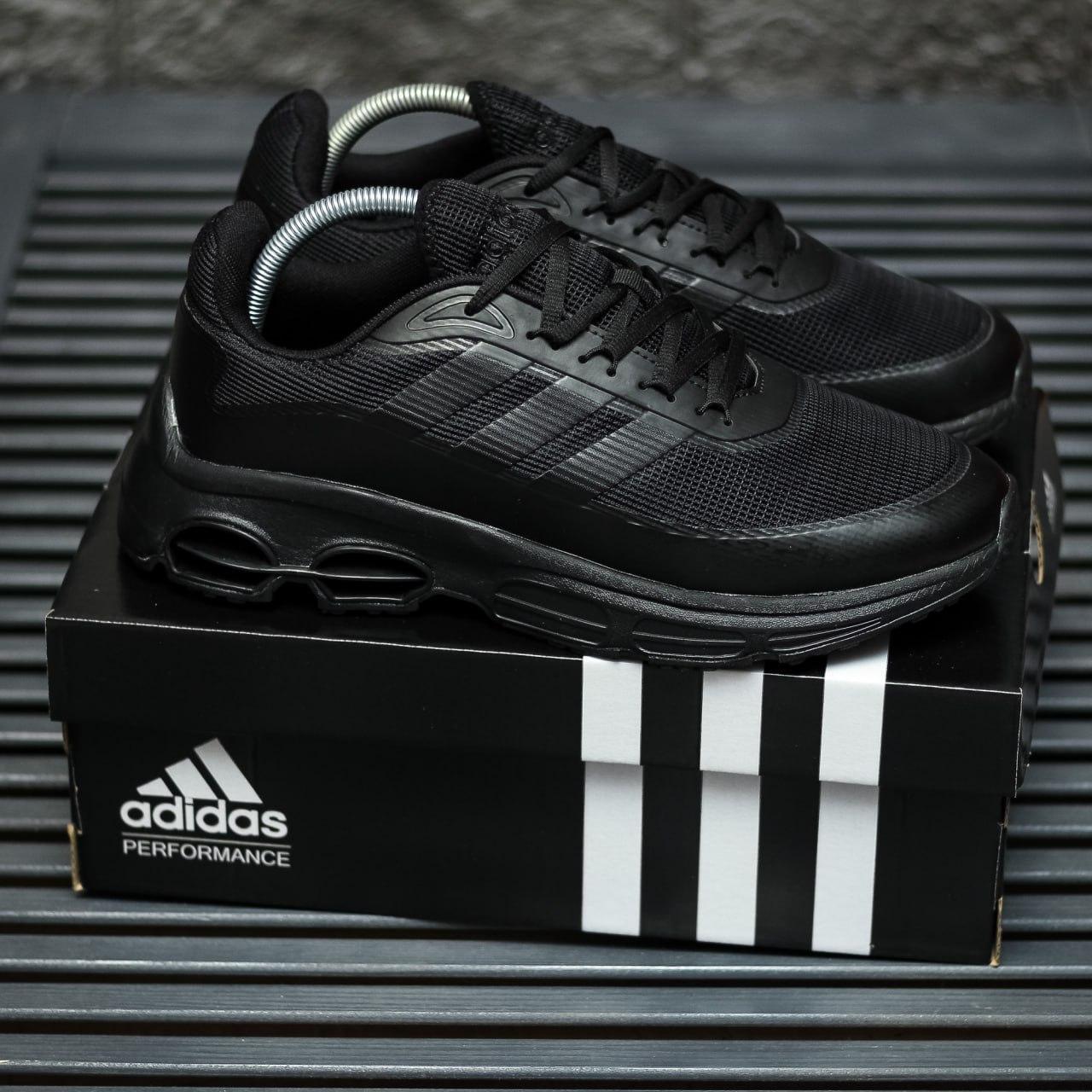 Чоловічі Кросівки Adidas Black 44-45