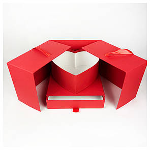 Коробка сюрприз "Lux" 25*25*22 см із шкатулкою та серцем червона