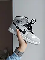 Женские кроссовки Nike Air Jordan 1 Retro Grey Winter 36