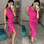 Базове міді плаття без рукавів із зав'язкою на поясі та розрізом на спідниці (р. 42-48) 7035286, фото 3