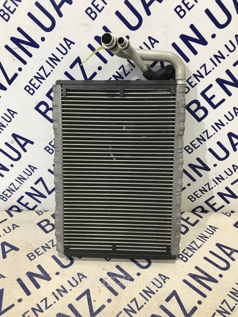 Радіатор кондиціонера Mercedes W212, S212, W204, C207 A2048300058
