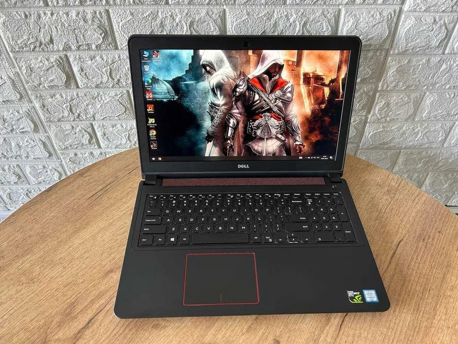 Ноутбук Dell Inspiron 7559 15,6" IPS i5 6300HQ 8Gb SSD 128Gb + HDD750 GTX 960M Б/В