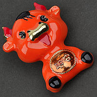 Брошка металева на золотистій основі теля з ріжками покрита кольоровою емаллю розмір 40х30 мм