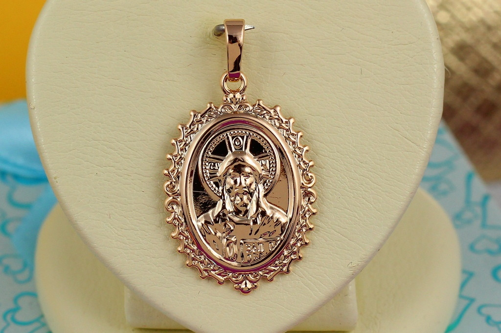 Ладанка Xuping Jewelry овальна з ажурними зубчиками Ісус 3 см золотиста