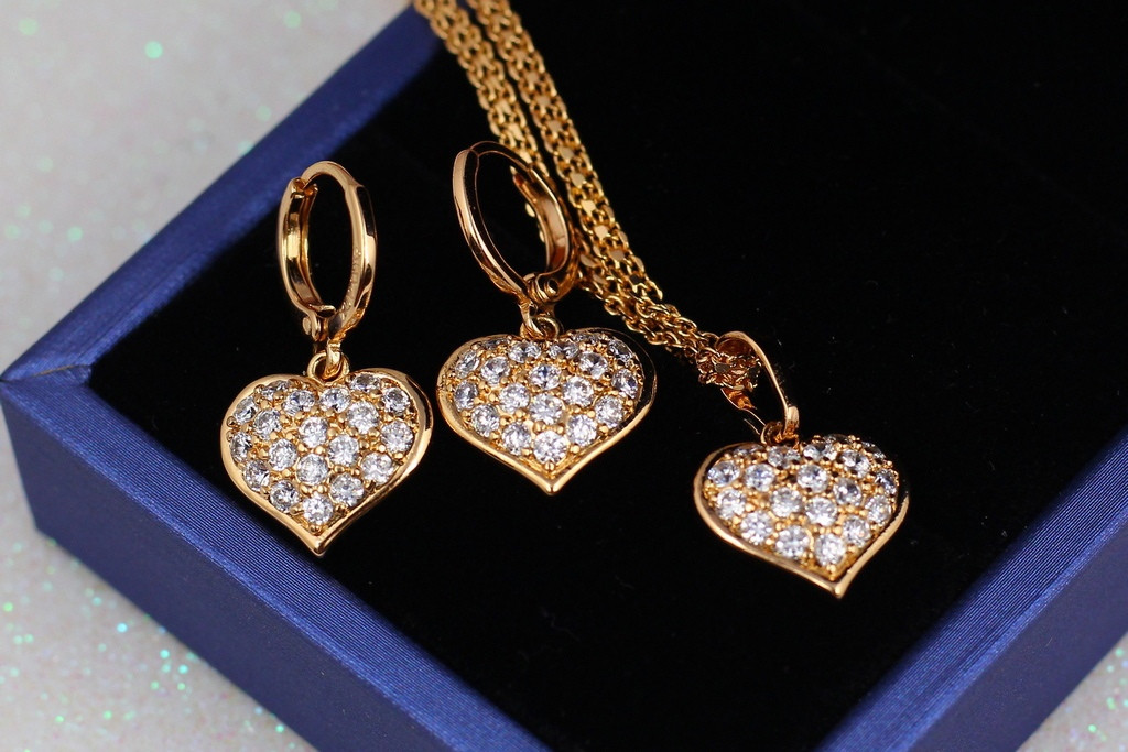 Набір Xuping Jewelry сережки з кулоном сердечка з камінням без ланцюга колір золотистий
