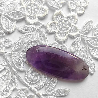 Натуральний камінь для створення прикрас природний аметист кабошон напівпрозорий фіолетовий
