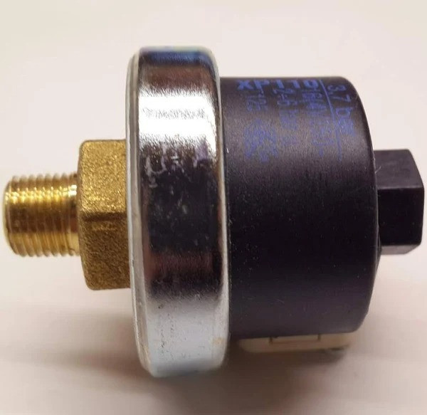 Прессостат 3.5 BAR для парогенератора Kenwood (KW689703)