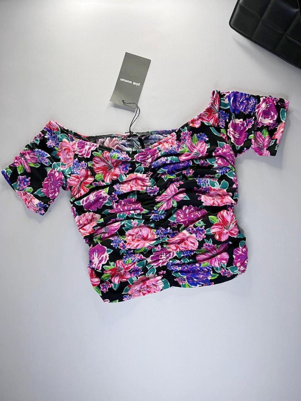 Жіночий літній топ у квітковий принт з відкритими плечима Pink Woman (р. 42-46) 1171074r, фото 1