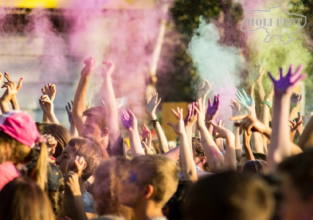 В Нікополі пройшов найяскравіший Holi Fest!