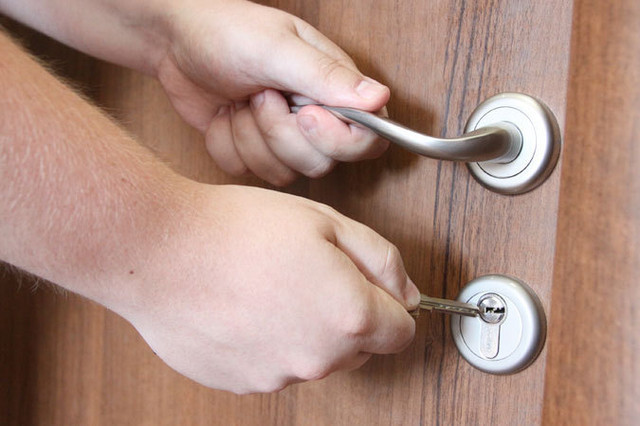 Как открыть дверь в квартиру без ключа Днепропетровск - фото 4 - id-p24037993