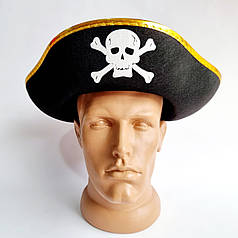 Піратський капелюх трикутник із золотою окантовкою, об'єм голови 56-58 см