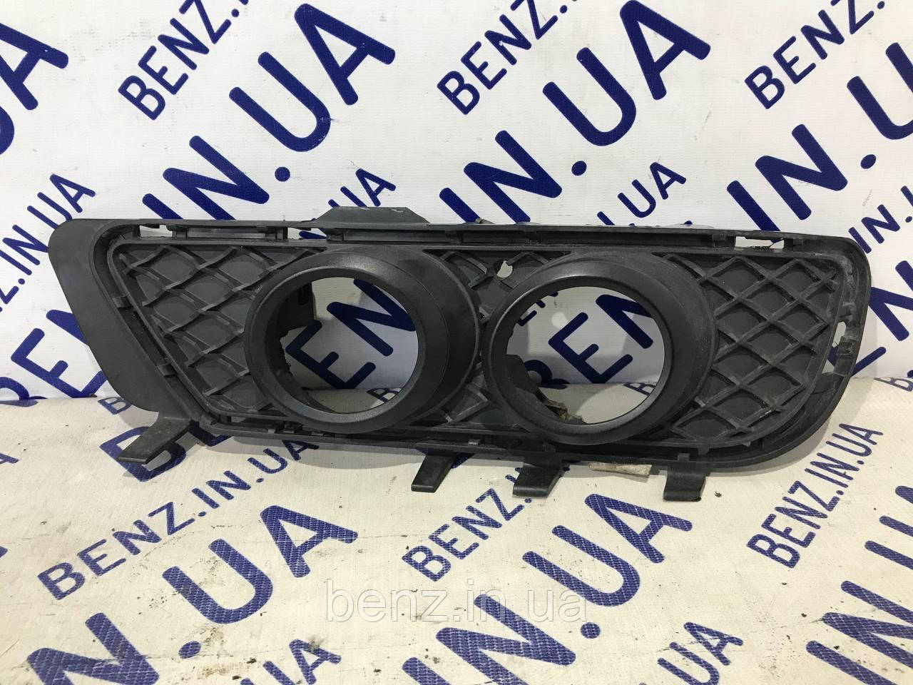 Рамка протитуманних фар справа Mercedes W212, S212 A2128850723