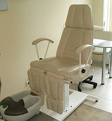 Педикюрне крісло-кушетка на гідравліці з роздільною підніжкою КП-3